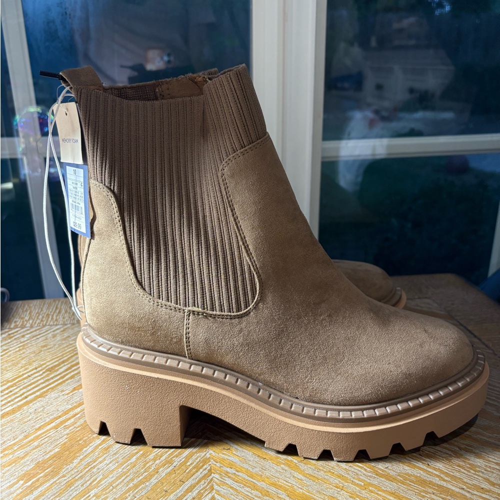 Tan Faux Suede Platform Chelsea Boots - Women’s Size 10 - NEW with Tags